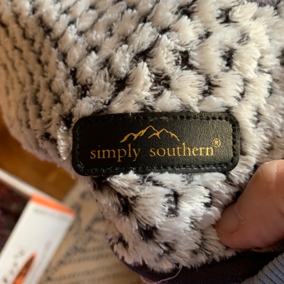 Simply Southern Sherpa pullover. Worn 2x‎ - Picture 6 of 7